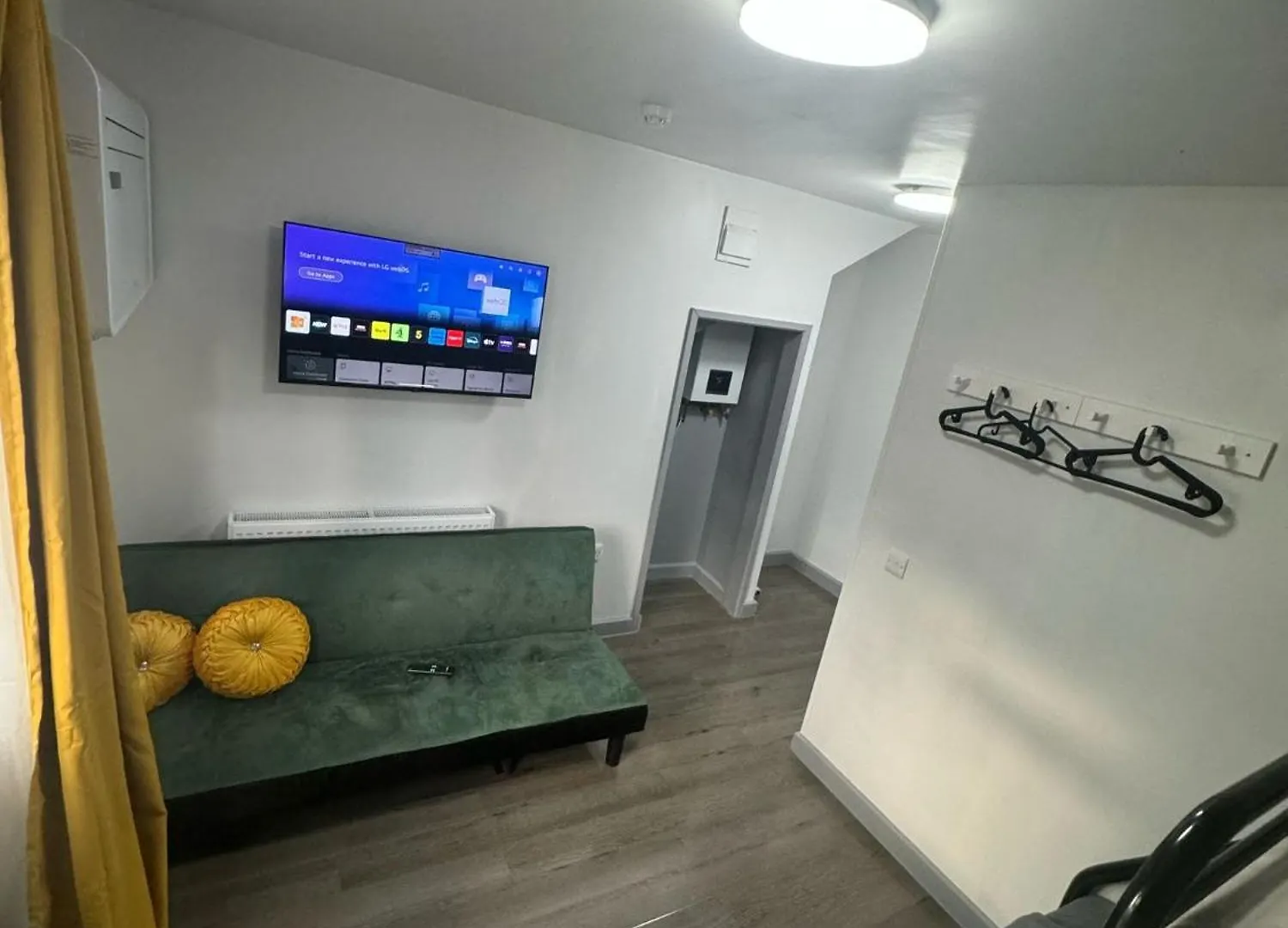 Flat 6 Stay In Ilford 0*,  Storbritannien